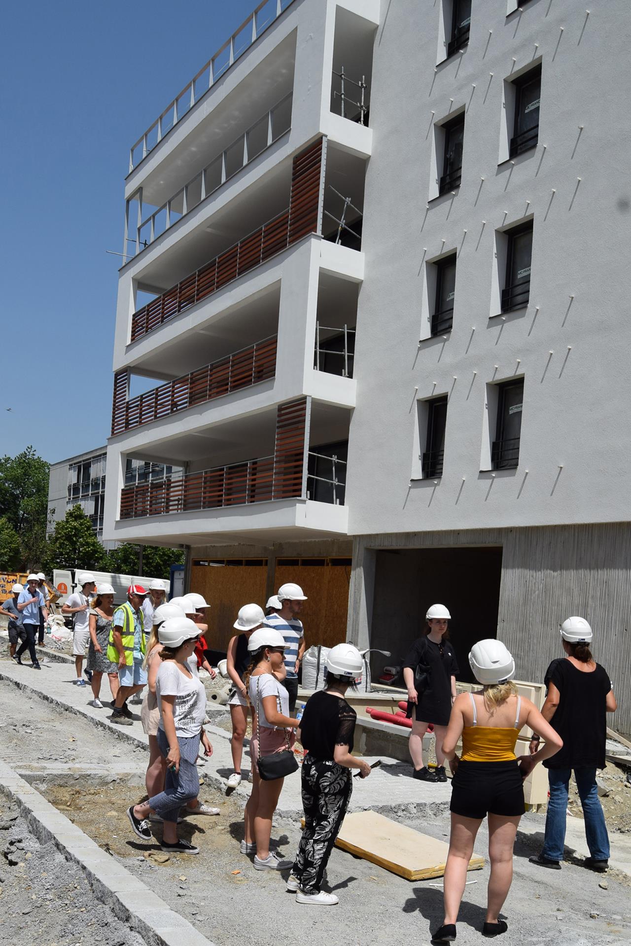 VISITE DU CHANTIER "écoquartier Vallin Fier" par les élèves de la CCI